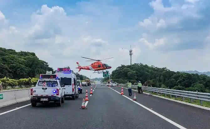 名山区高速公路汽车救援案例