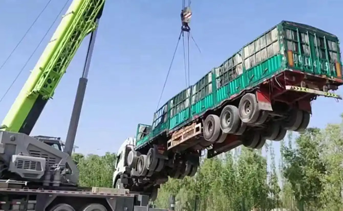名山区道路脱困救援案例